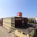 Iq-hotel 3*