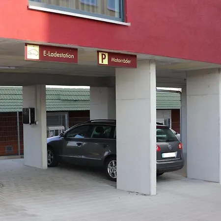 Iq-hotel 3*