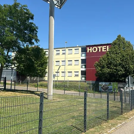 Iq-hotel