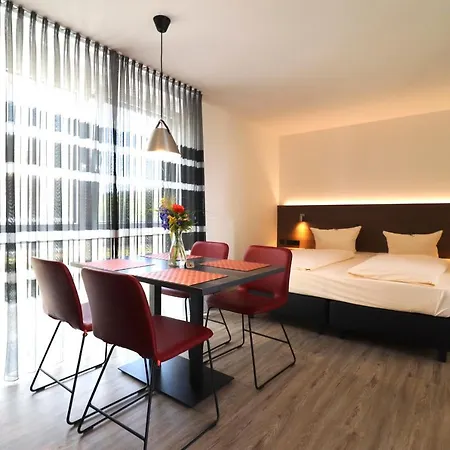 Iq-hotel